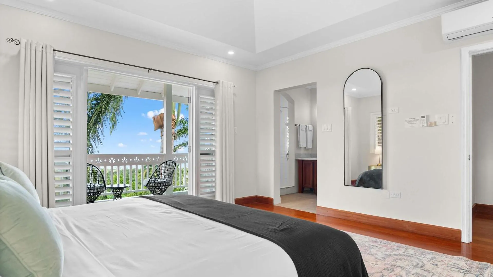 Hospitality Expert Greens: 6Br Pool Beach Chef Montego Bay